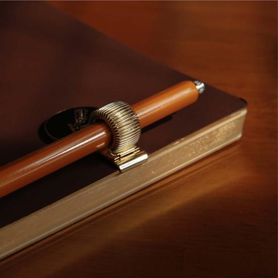 Sosomungu Ausgrabungs Stifthalter Clip