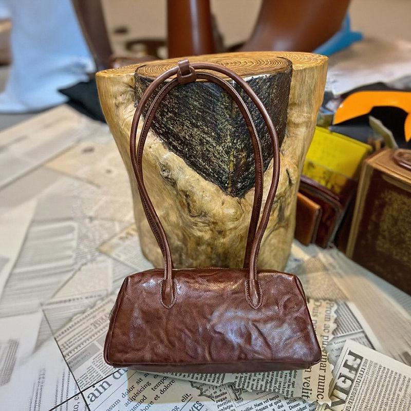 

Urban Minimalist Vegetable-Tanned Cowhide Shoulder Bag: French Baguette Style коричневий