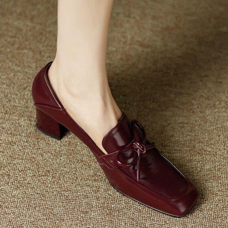 

Retro square head British style small leather shoes women s 2025 spring and autumn new bow thick heel high heels deep mouth single shoes 40 бордовый