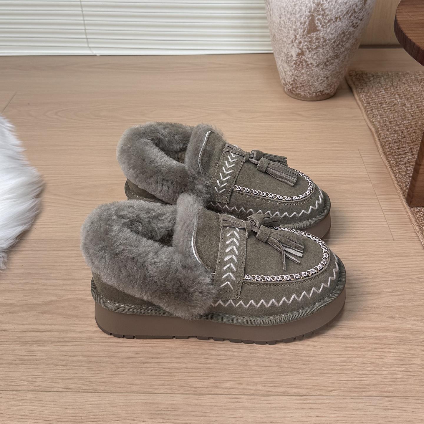 

Leather real fur thick-soled fringed short snow boots women s fluffy shoes 2025 winter new velvet thermal cotton shoes 40