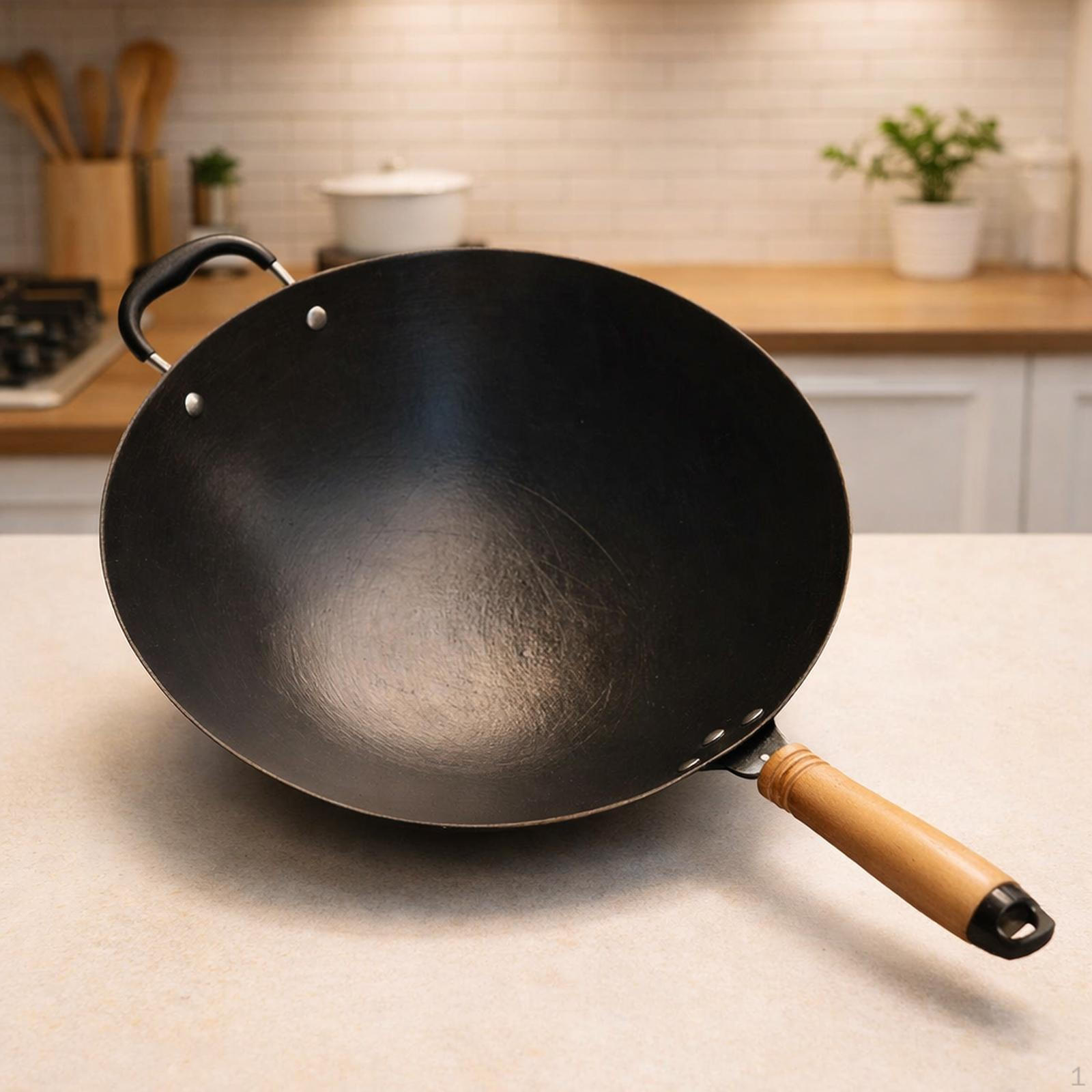

Cast Iron Frying Pan, Multifunctional Kitchen Utensil, Ideal for Barbecues 32cm