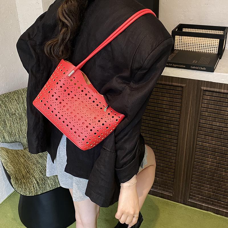 Large-capacity hollow bag women's summer versatile shoulder mother and child bag leisure work commuter tote bag