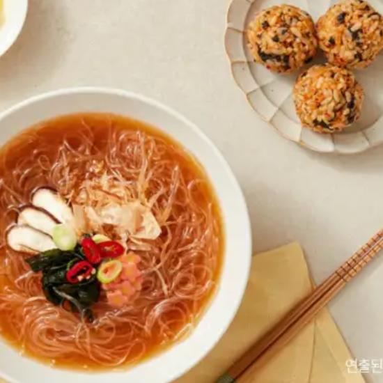 Ottogi Cup Noodle o smaku Udon 38,1g (5 opcji)