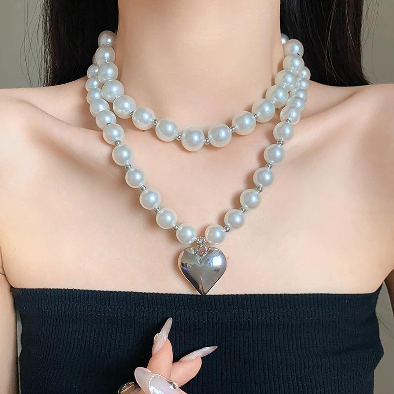 Collana a Clavicola con Nappa di Perle e Farfalla in Stile Coreano