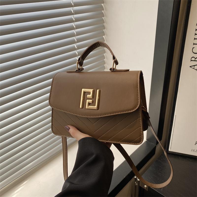 Simple and fashionable messenger bag New women's bag Solid color shoulder bag Niche versatile high-end portable small square bag