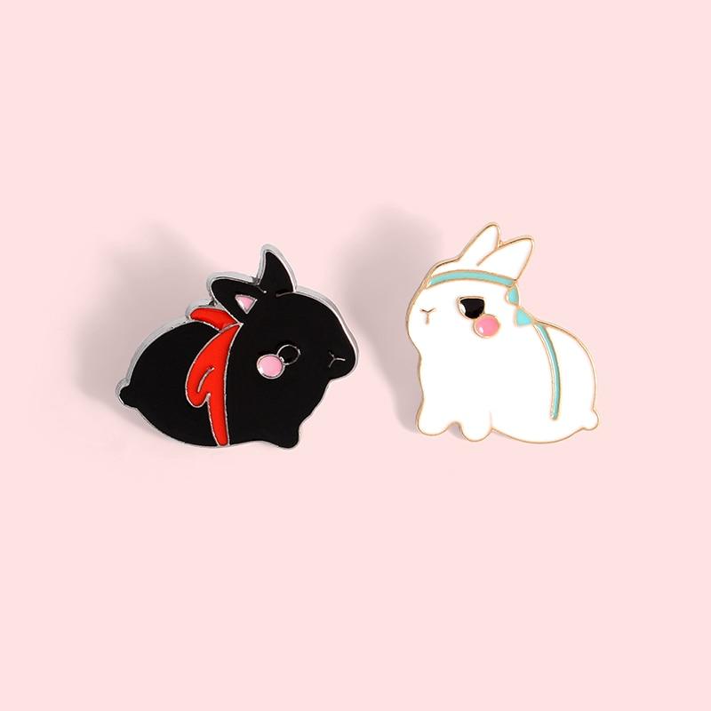 1 Pair Untamed Brooch Rabbit Clothes Pin Badge Jewelry Gift
