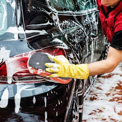Îngrijire auto – Bureți, cârpe şi perii