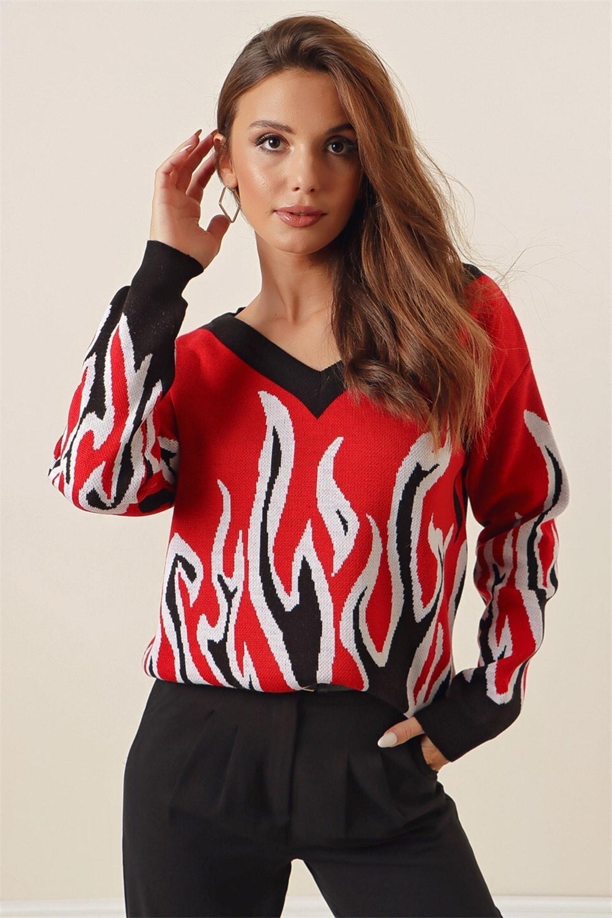 

Толстый свитер с V-образным вырезом и пламенным узором S красный