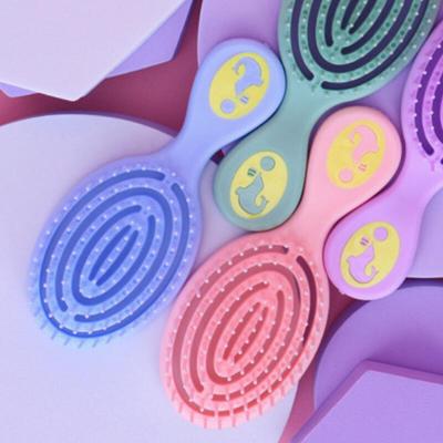 Tragbarer Luftpolsterkamm zur Kopfhautmassage