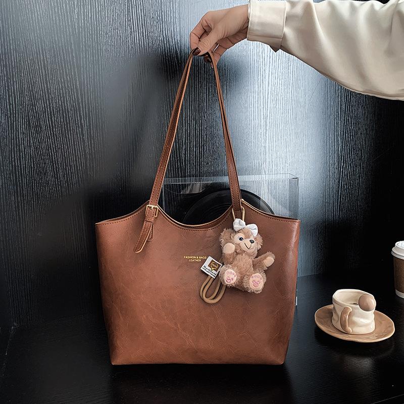Light luxury niche large-capacity bag women's spring and autumn new super hot versatile shoulder bag high-end commuter bag