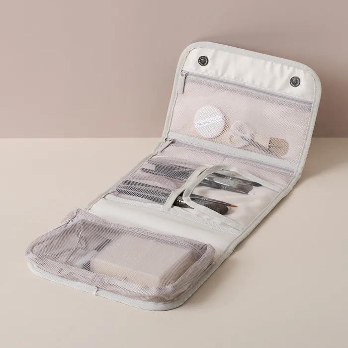 Multi-carrier pouch Warm gray
