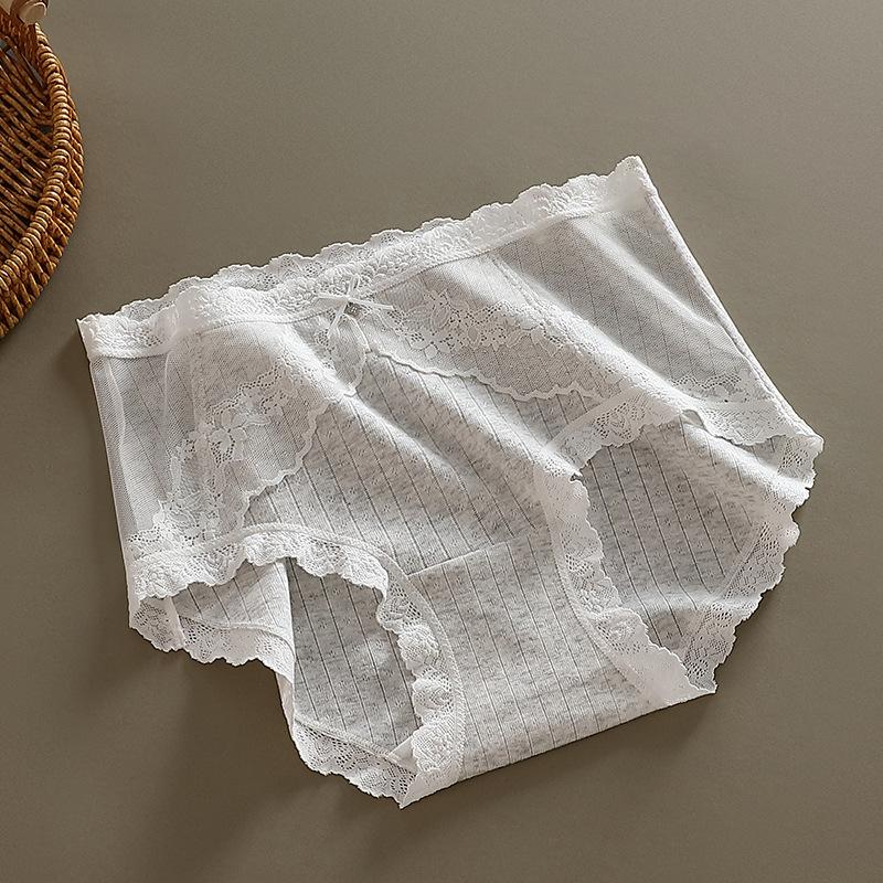Women's Underwear Is Pure Cotton, Sexy, Cute, Soft, Breathable, Comfortable, with White Ear Edges Panties
