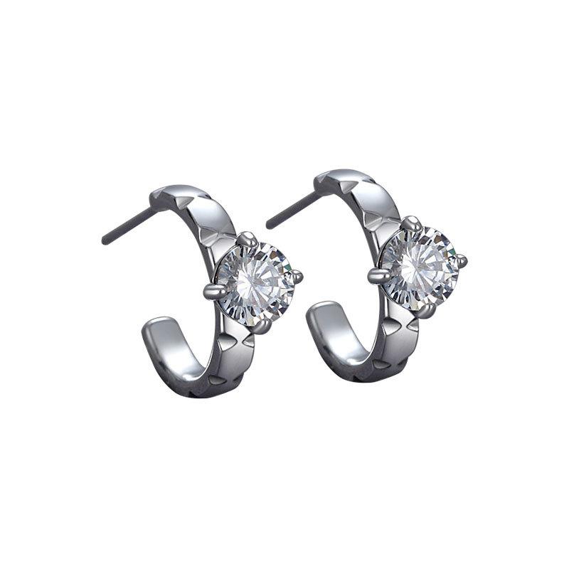 Retro Four-claw Zircon Earrings Are New Simple Personalized Design Ins Cold Wind Earrings for Men and Women.