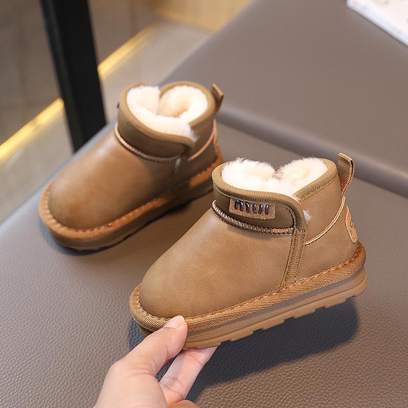 Bottes d'hiver imperméables antidérapantes pour garçons: Chaussures de neige chaudes en coton pour tout-petits et jeunes garçons (Collection 2025).