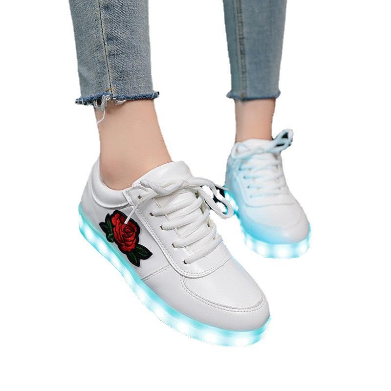 Spring and Autumn New High Quality Men's Sneakers Colorful LED Lighting Charging Couple Style Dance Shoes Zapatos Para Hombres