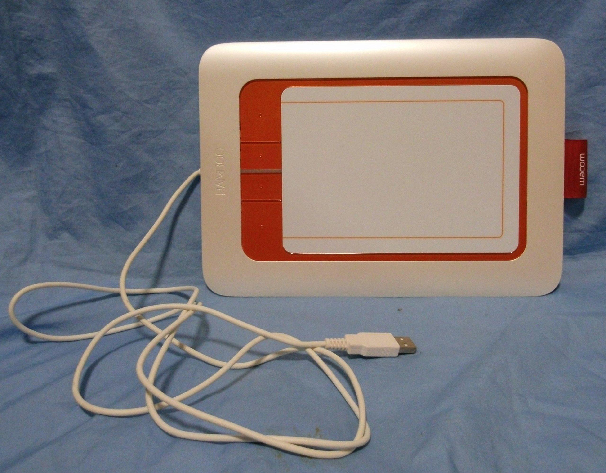 

Графічний планшет Wacom розміру S з пером, Photoshop Elements, Painter Essentials в комплекті, BambooFun & CTH-461/W0