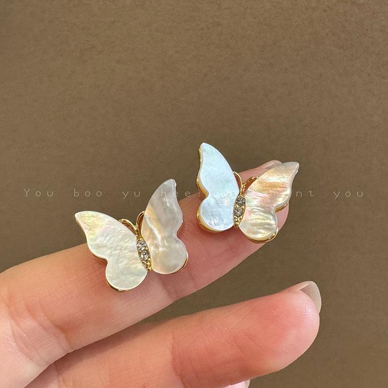 

White Fritillary Butterfly Stud Earrings Women s Earrings Suitable for Summer High-end New Popular Niche Earrings