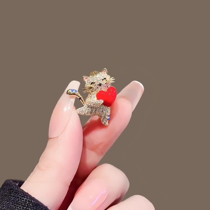 Fashion Cute Hug Love Heart Cat Brooches For Women Clothing Coat Jewelry Accessories Gifts