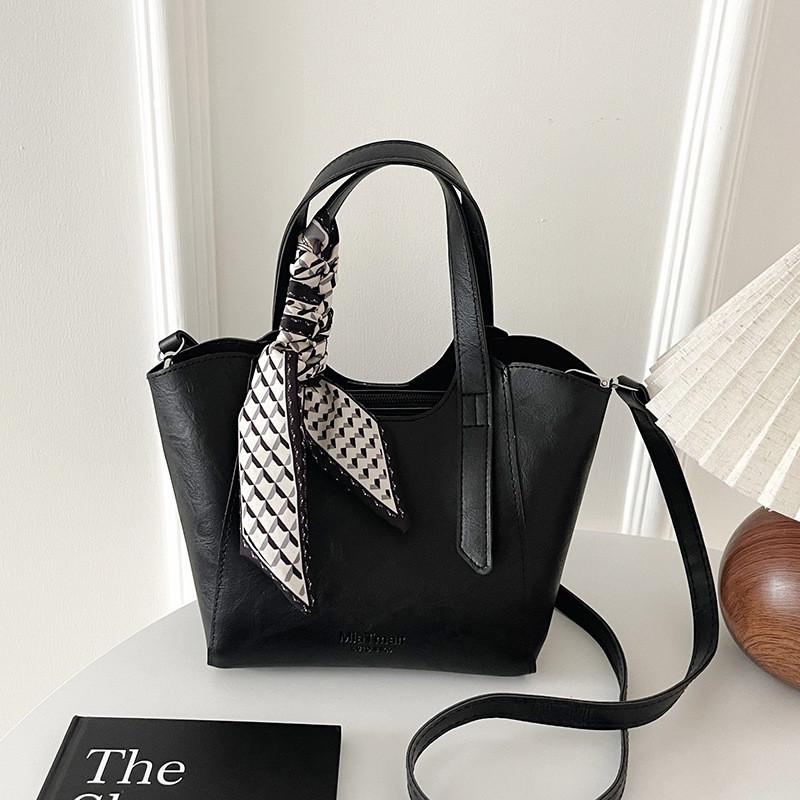 Pu Water Bucket Bag With Magnetic Closure For Daily Casual Use