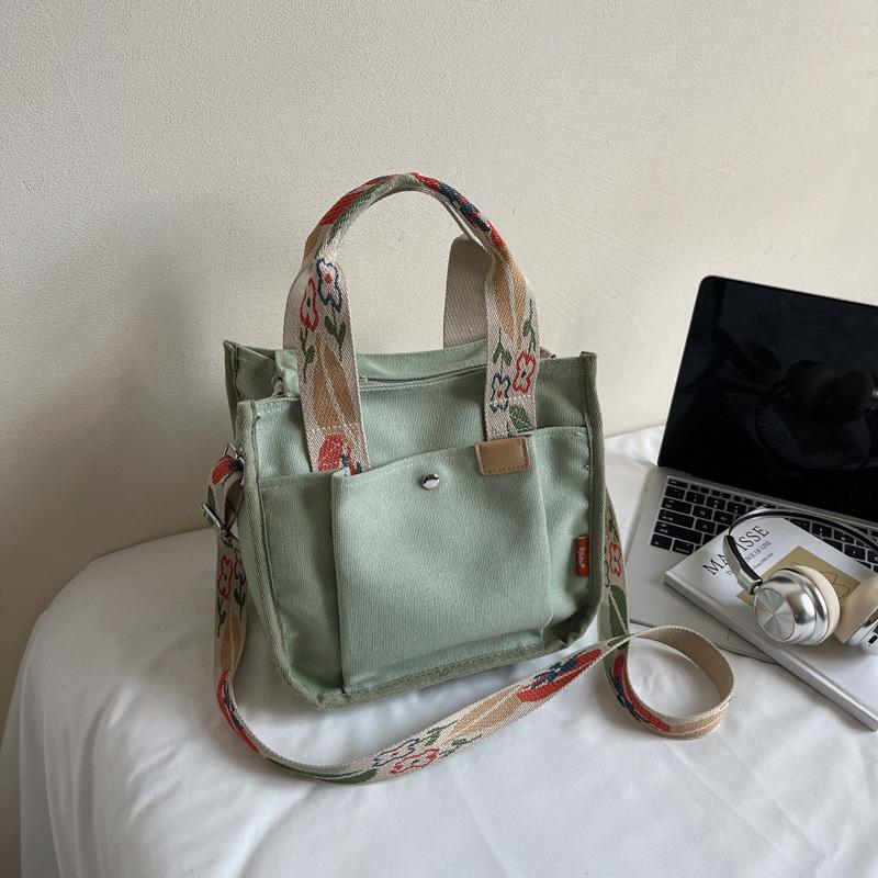 

Fashion trend casual texture simple small square bag foreign style 2025 summer new personalized women s shoulder messenger bag зелёный