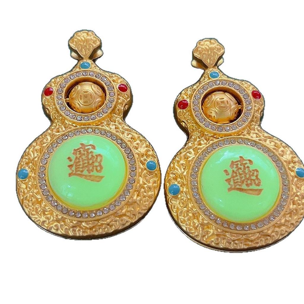 Luminous Stone Copper Alloy Pendant: Stylish & Versatile Gift for Friends and Influencers