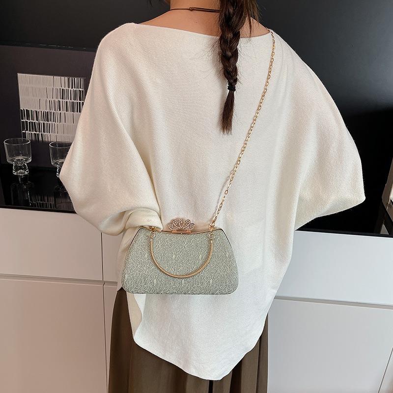 Niche light luxury diamond-encrusted dinner bag  new trendy texture chain handbag versatile hard shell women's messenger bag