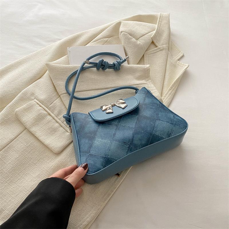 

Women s simple bow shoulder bag women s 2025 spring and summer niche versatile ins underarm bag small square bag Korean version синій