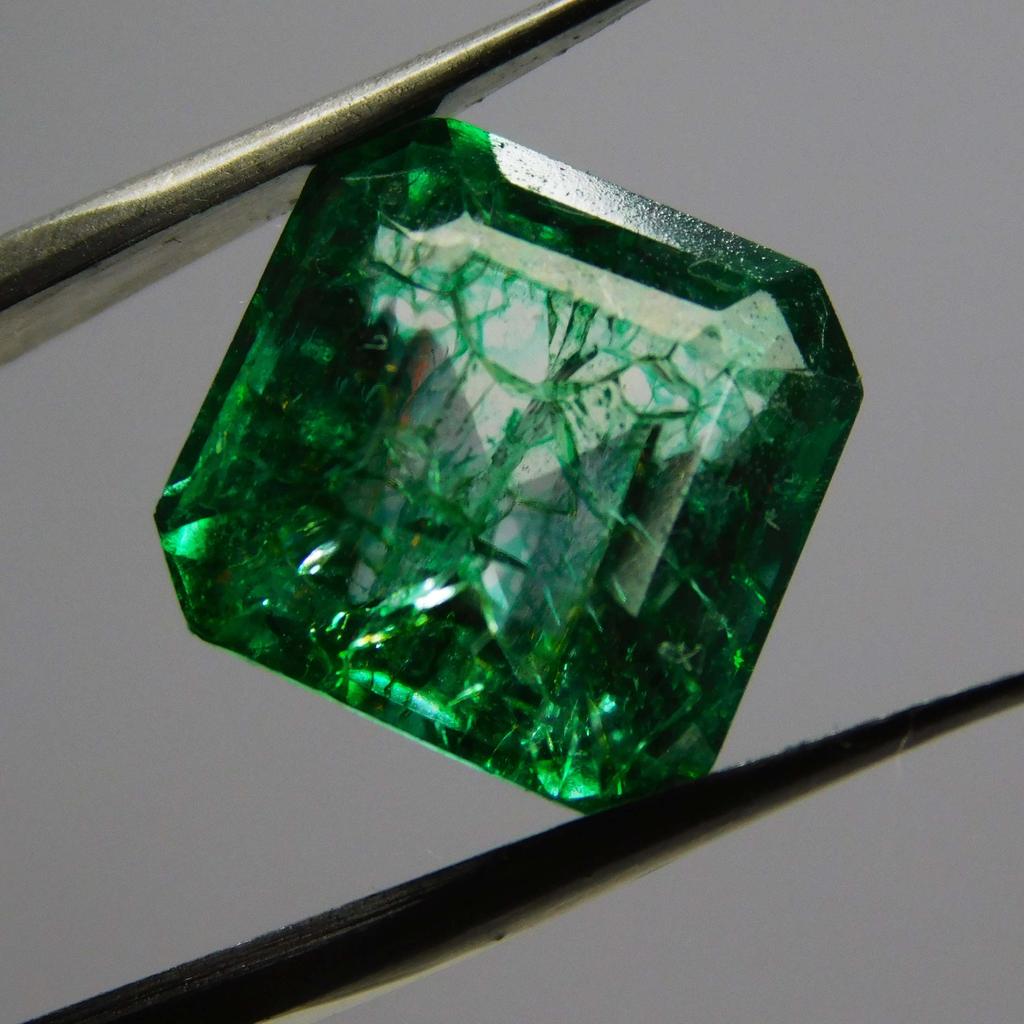 Green Colombian Emerald Square Cut 7 Carat Natural CERTIFIED Loose Gemstone A-3910c