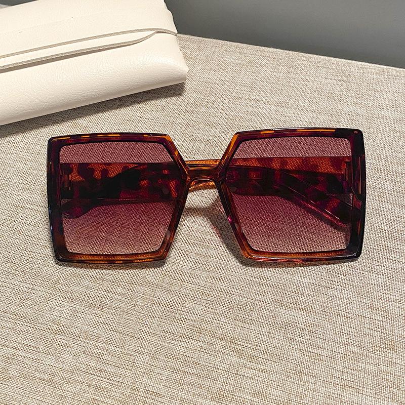 New Vintage Large Frame Sunglasses Women Designer Square Sun Glasses UV400 Fashion Eyewear Travel Gafas De Sol