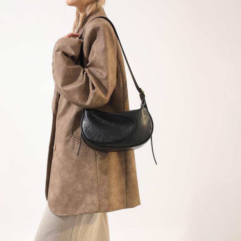 French Personality Trend Underarm Bag Women's 2025 New Fashion Pillow Bag Casual Commuter Messenger Shoulder Bag