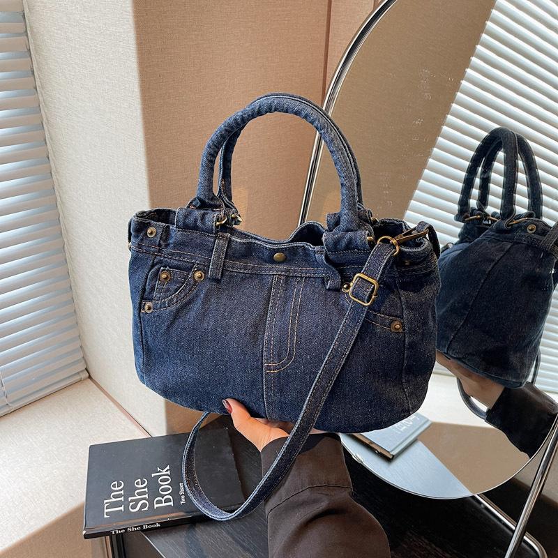 Casual denim commuter tote bag women's 2026 spring new feeling simple light luxury shoulder messenger bag