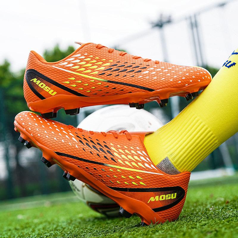 Low-top shoes women's sports outdoor football game training students nail new long nails broken football shoes men