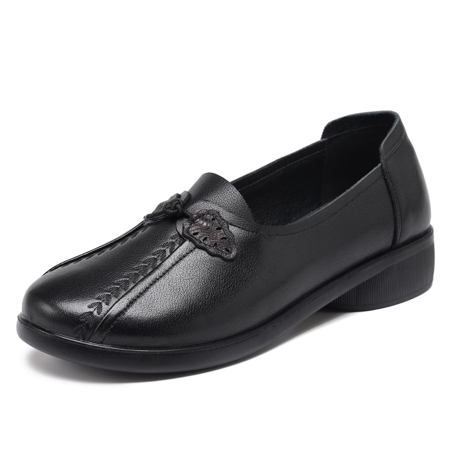

Genuine Leather Slip-On Low-Cut Women s Shoes - Comfortable, Non-Slip, Plus Size, Autumn Style, Soft Sole, Mom Design. Model 801320. 37