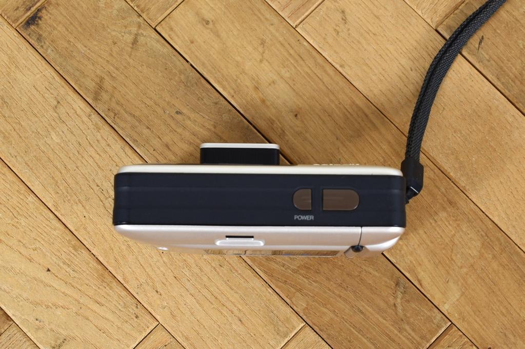 Konica Big Mini 35mm Film Camera Japan For Parts Repair Power On Shutter NG