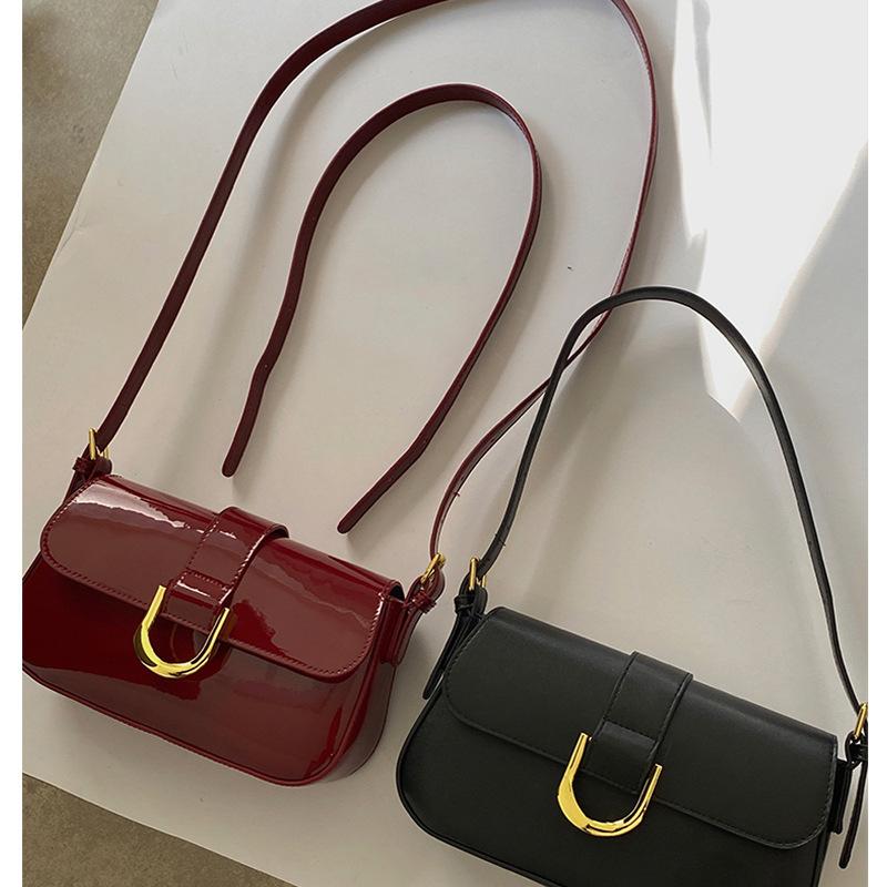 Premium Textured Bag Leather Shiny Retro Burgundy Horseshoe Buckle Fashionable Armpit Bag One Shoulder Crossbody Bag
