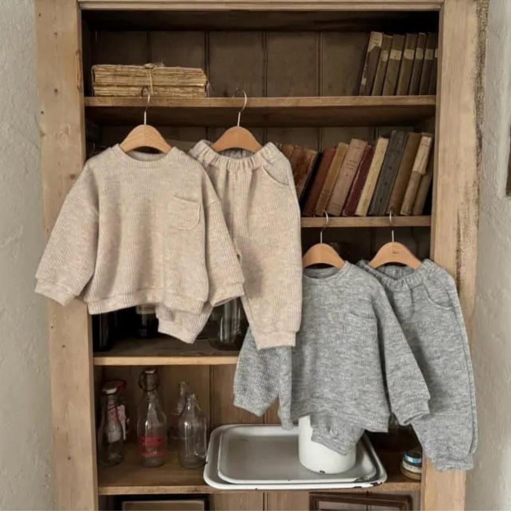 Unisex Korean-Style Casual Sports Set: Loose-Fit Long Sleeve & Pants with Pockets for Kids