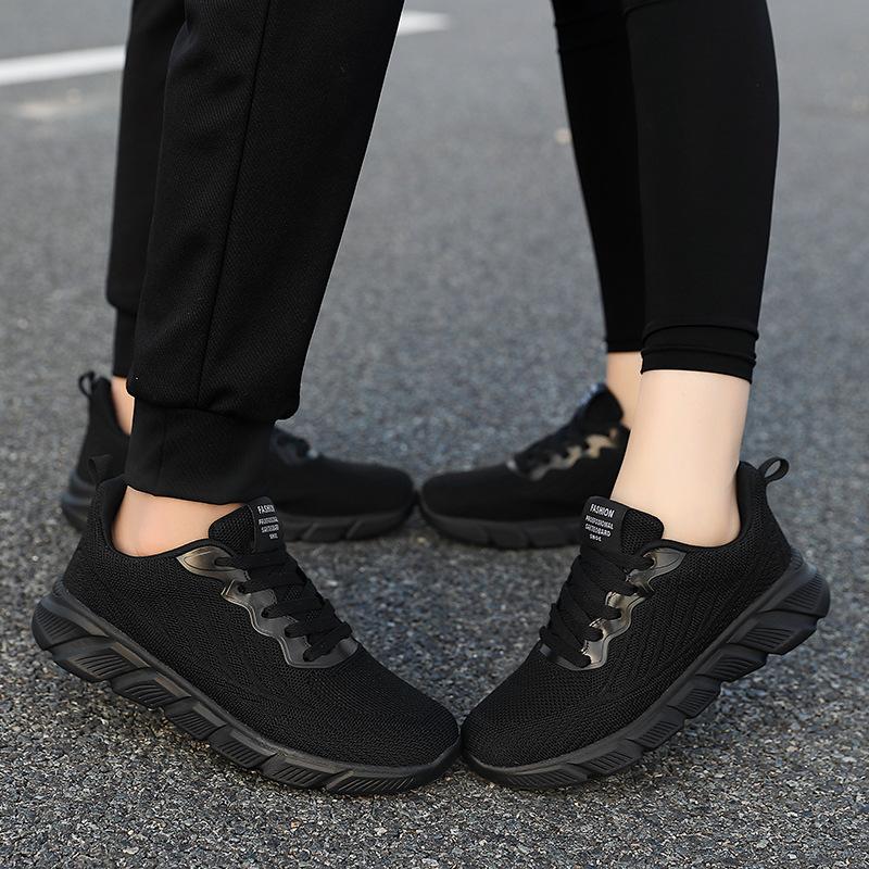 Non-slip special shoes, all black sports shoes, large size, light and soft sole, casual shoes that are not tired after standing for a long time