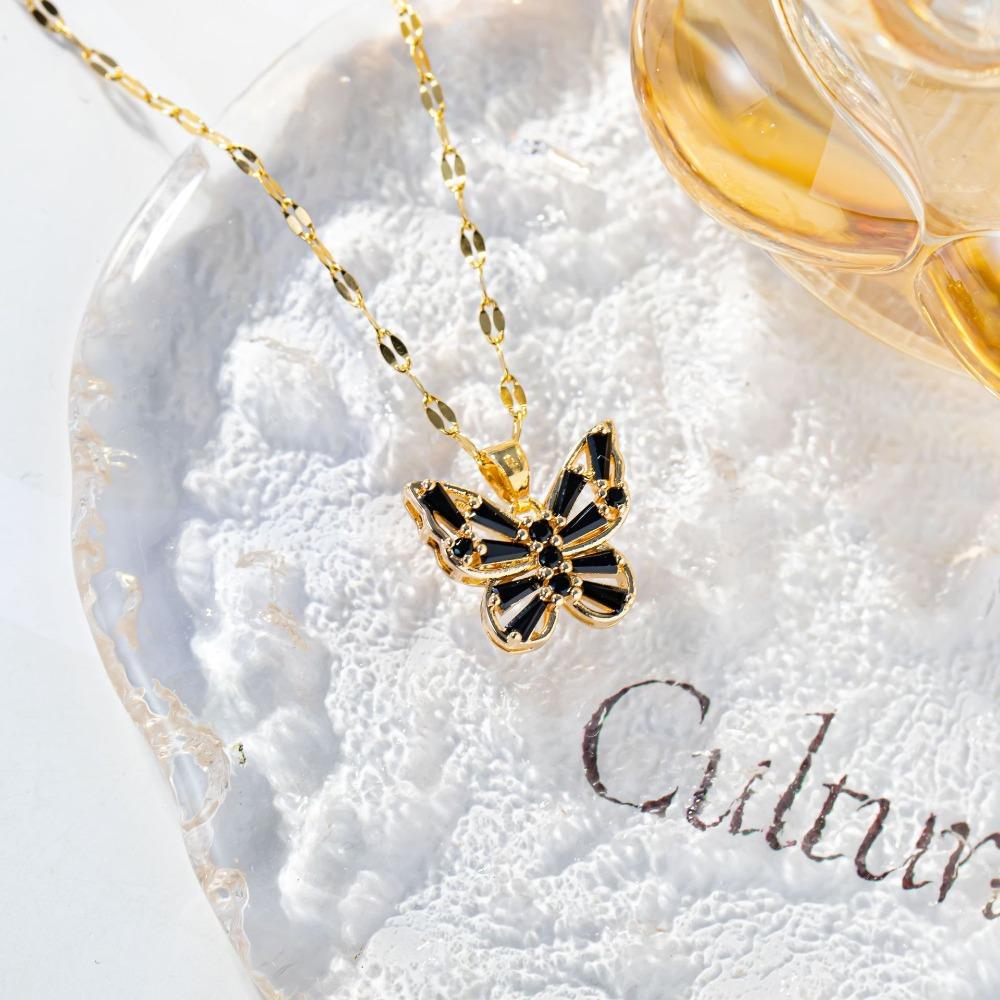 Fashion Zirconia Butterfly Pendant Necklaces for Women Sparkling Stainless Steel Necklace Jewelry Wedding Accessories