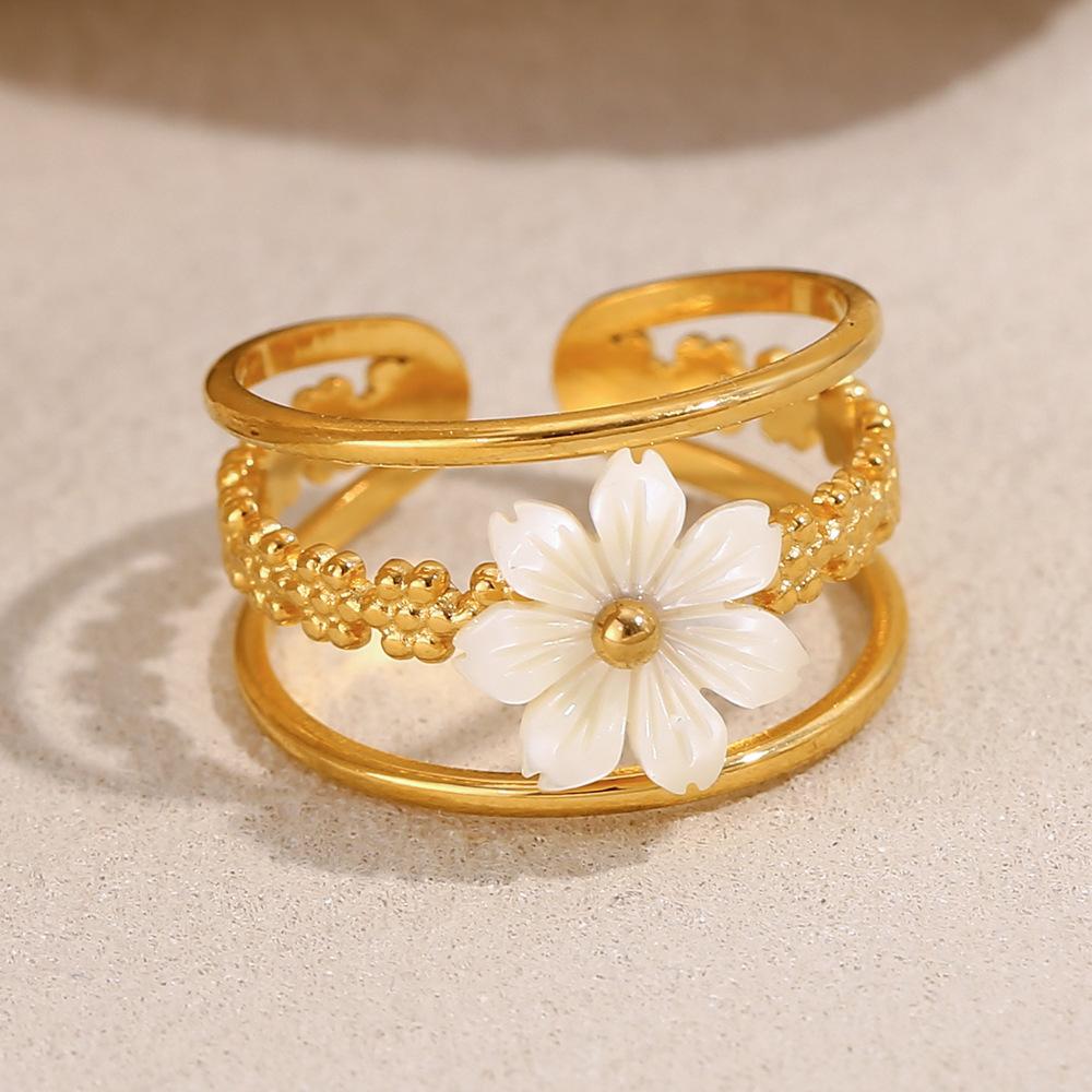 

Vintage Style 18K Gold PVD Plated Stainless Steel Flower Three Layers Hollow Open Ring for Women resizable белый