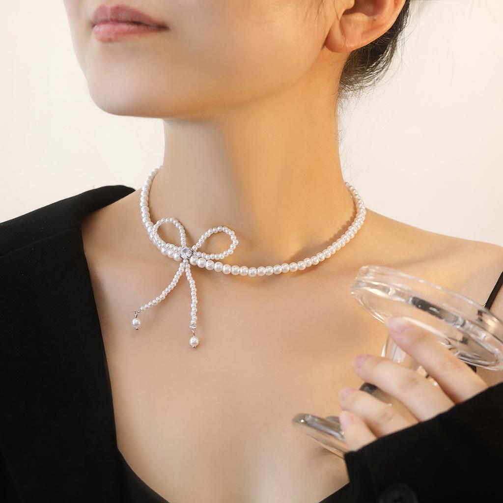 Fashion Trend Full of Pearl Fringed Temperament Necklace with Diamonds Bow Super Fairy Collarbone Chain