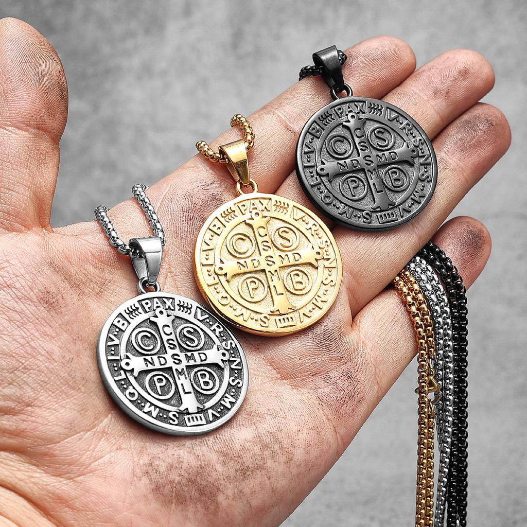 Naszyjnik z egzorcyzmem Świętego Benedykta Stal Nierdzewna Wisiorek Łańcuszek Punk Modny Amulet Biżuteria Prezent dla Mężczyzn Kobiet