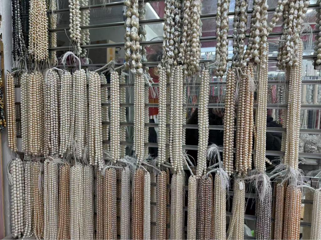 Natural Freshwater Pearl Multi-Shaped Half-Drilled DIY Jewelry Material for Women.