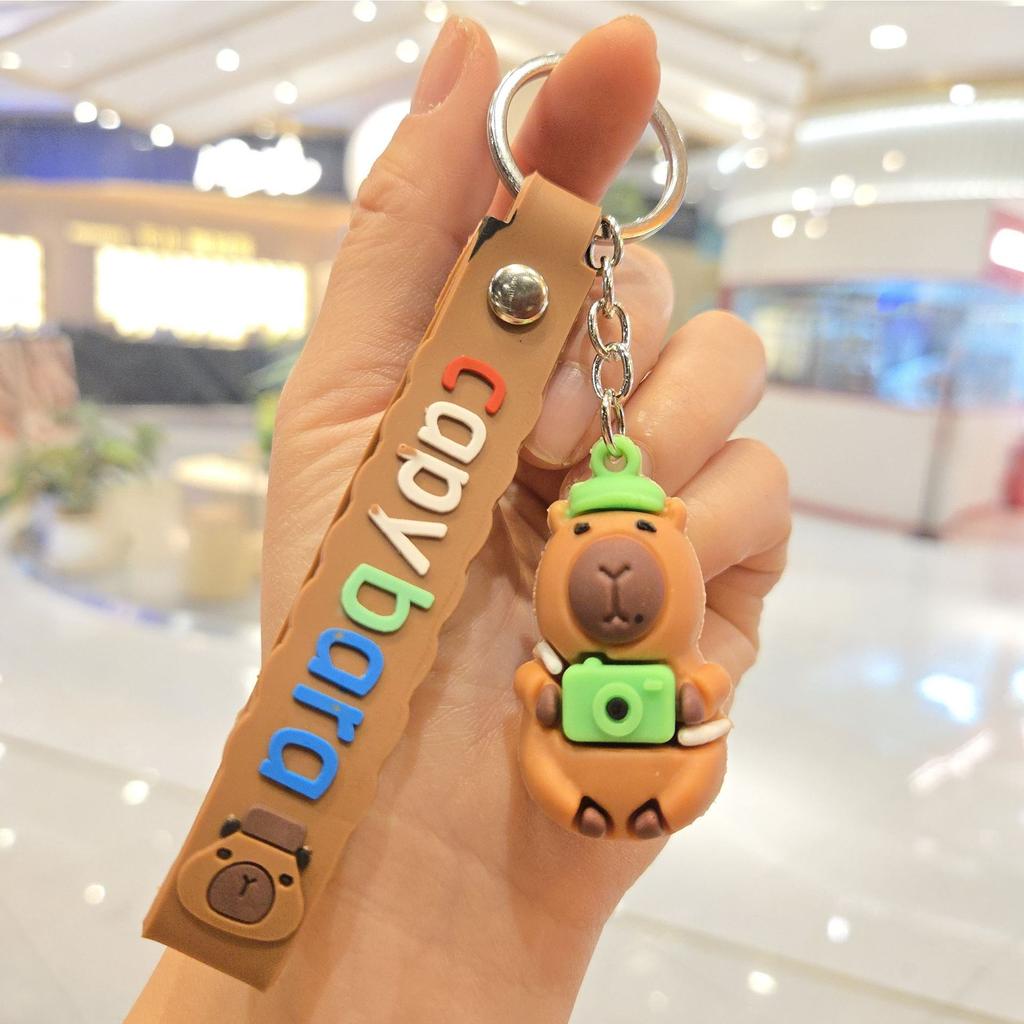 Capybara Serie Puppen Schlüsselanhänger, Kreativer Silikon Wasser Meerschweinchen Schlüsselanhänger Paar Taschenanhänger