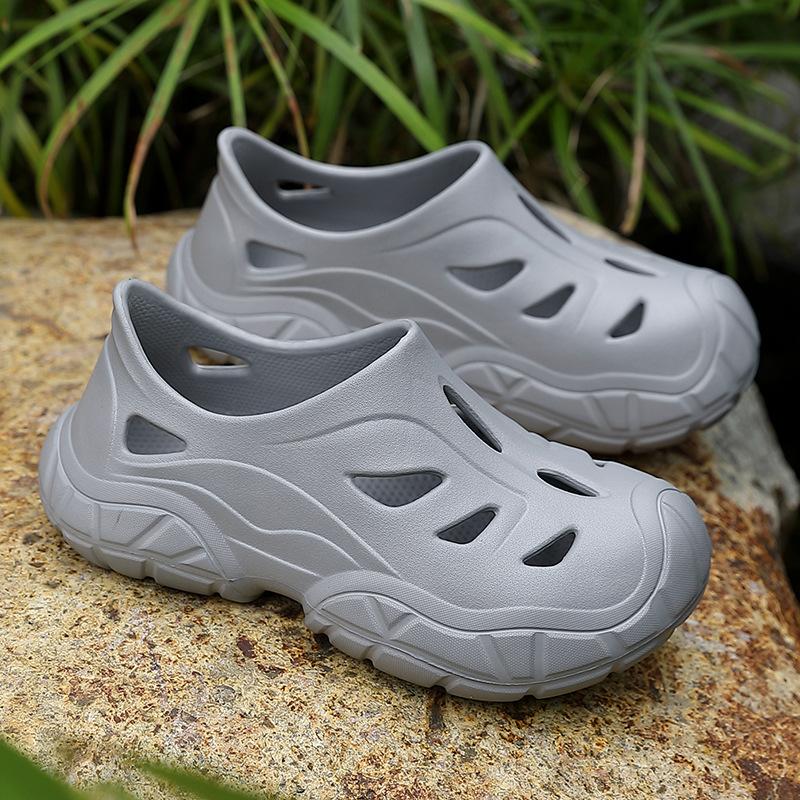 Sandals Men's Summer Wear 2025 New Thick-soled Non-slip Beach Slippers Driving Outdoor Sports Hole Shoes Men