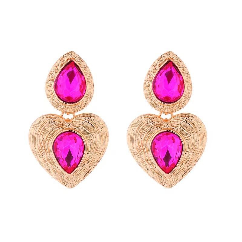 Retro Metal Texture Love Earrings, High-End Women'S Exaggerated Diamond-Set Earrings, Light Luxury Fashion Earrings.