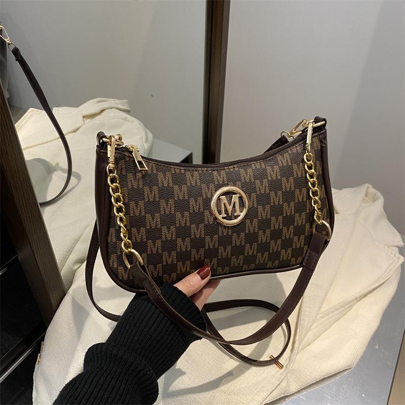 Niche underarm bag personalized single shoulder fashion small bag women's new oblique span women's crescent bag