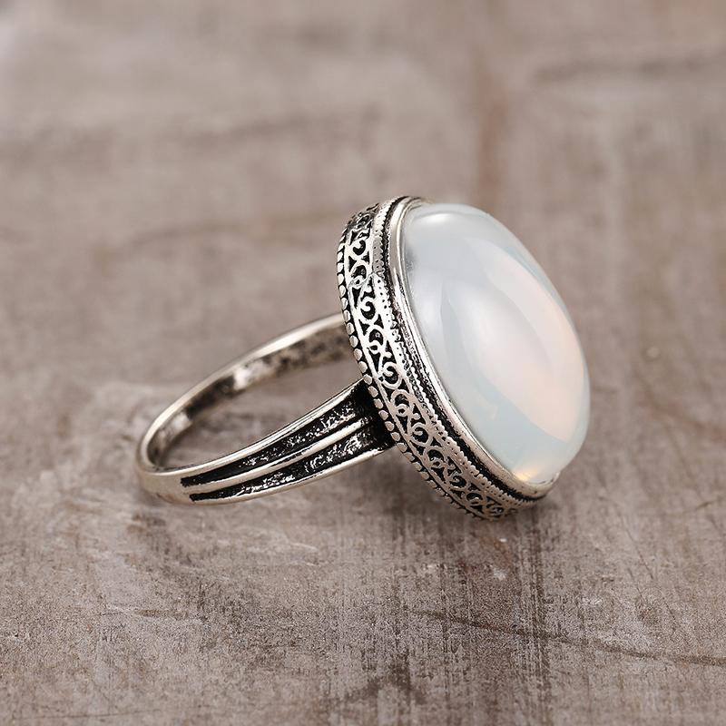 Xiaomi Huitan Elegant Women Ring with Oval Imitation Opal Party Charming Vintage Accessories Engrave Design Silver Color Lady Jewelry