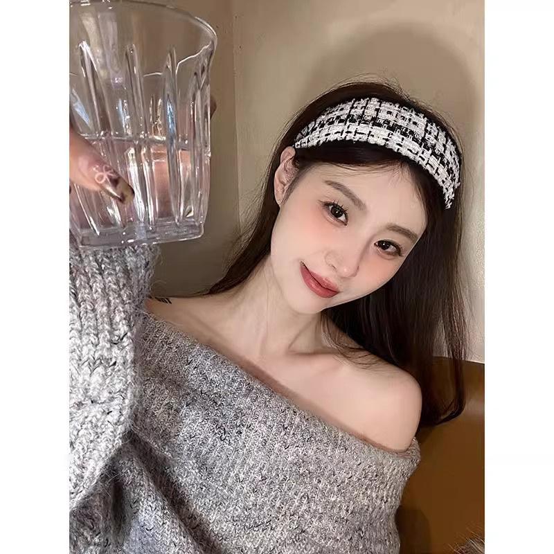 Autumn and Winter Plush Wide-brimmed Hair Band with A High and Elegant Headband On The Top of The Head