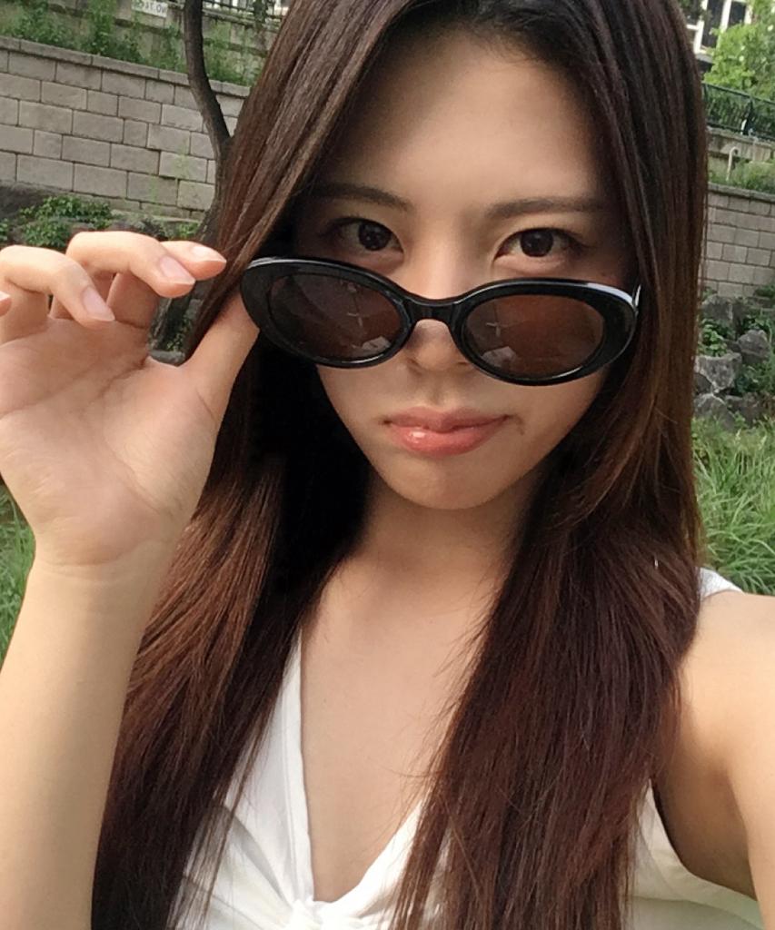 Hangeul Oval Sunglasses Brown