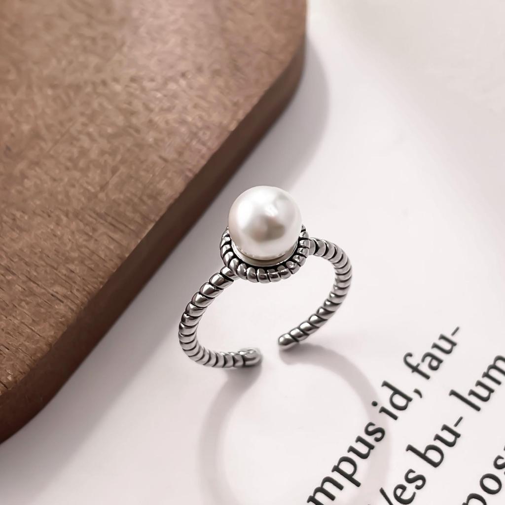 Retro Thai Silver Pearl Ring: Adjustable Twisted Design for Female Students